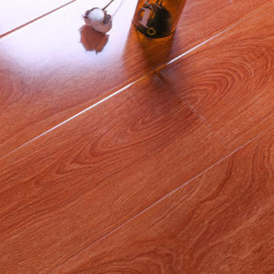 Las baldosas de madera para el dormitorio, el salón y la cocina mejoran el ambiente de su hogar