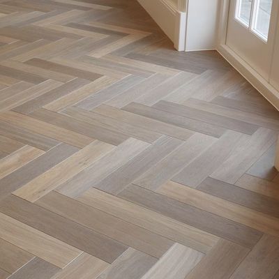 Las baldosas de madera para el dormitorio, el salón y la cocina mejoran el ambiente de su hogar