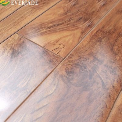 Suelos laminados de 12 mm de espesor para tipo de instalación T G y tamaño de tabla de 1218x198 mm