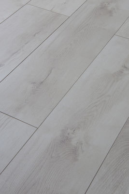 Suelos laminados AC3 de 7 mm para una función insonorizada y un alto rendimiento resistente al desgaste
