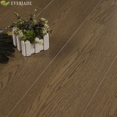 Moderno diseño de azulejos de bloqueo impermeable antideslizante Wpc de madera de plástico compuesto dormitorio