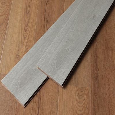 Estructura de 3 capas de 10 mm Piso de madera de hierro de roble blanco alemán cepillado
