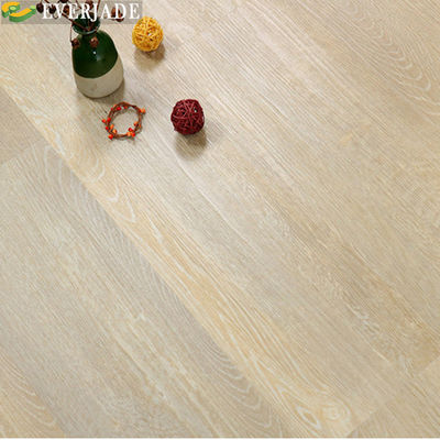 Proyecto de diseño gráfico Solución Capacidad Acuario Piso en color de suelo de madera
