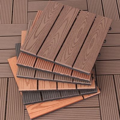 DIY Bloqueo de pisos de madera y plástico para pisos de jardín