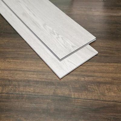 Piso SPC resistente al agua y antideslizante de madera de aspecto ancho de tablón piso compuesto 4mm 5mm