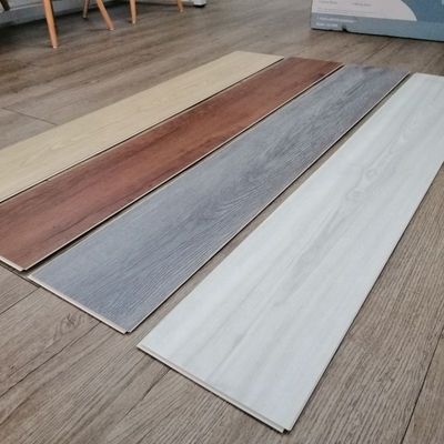 Certificado CE para el suelo de madera de madera de granos de piedra de plástico compuesto conforme a la norma ISO14001