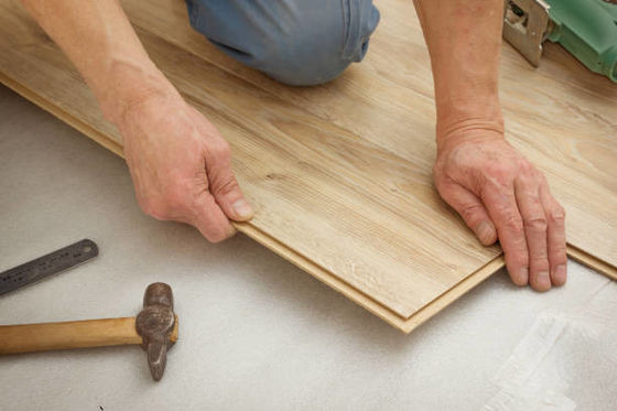Piso laminado de MDF HDF con adhesivo para suelos de madera