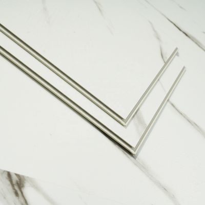 Pisos de SPC de estilo de mármol de oficina con tablones de azulejos modernos y textura de plástico de piedra