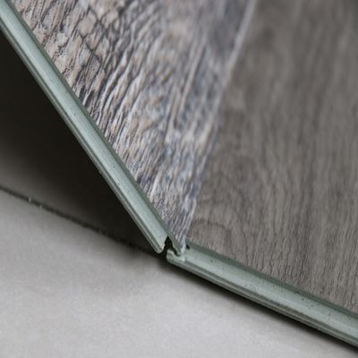 Unilin Click System 4mm 6.5mm Herringbone PVC Vinyl Tiles LVT Suelos de color madera