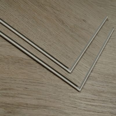 Diseño y textura de la tela de madera de mármol SPC pisos de 7' x 48' 180x1220mm en interiores
