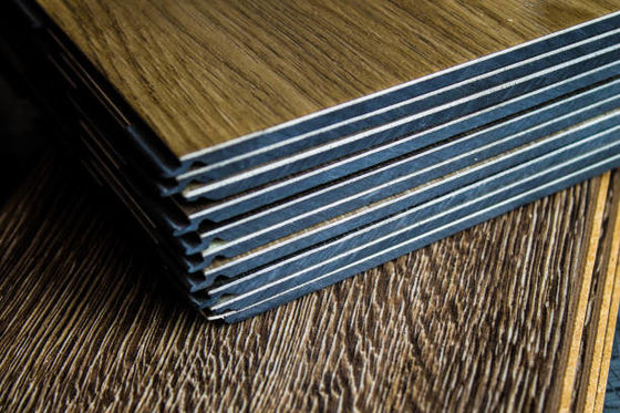 Resolución de suelo duradero de SPC con azulejos de suelo de plástico de vinilo