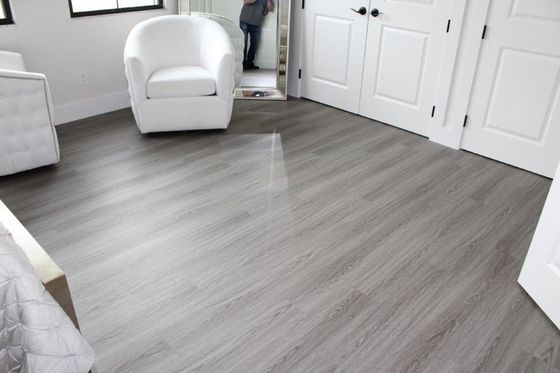 Resolución de suelo duradero de SPC con azulejos de suelo de plástico de vinilo