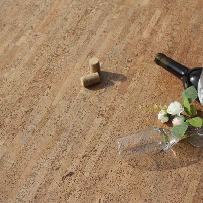 Revestimiento de protección UV tablones de corcho por encima del suelo de madera/subsuelo de madera Ubicación de instalación