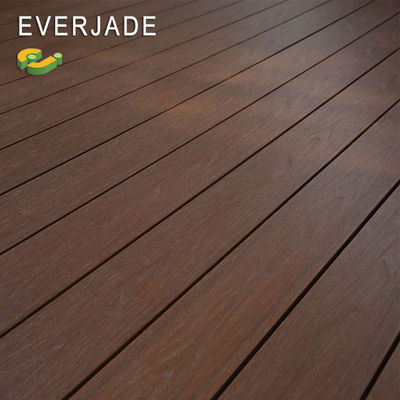 Decking de madera y plástico compuesto de 150x25 mm para el embarcadero de la piscina rumana