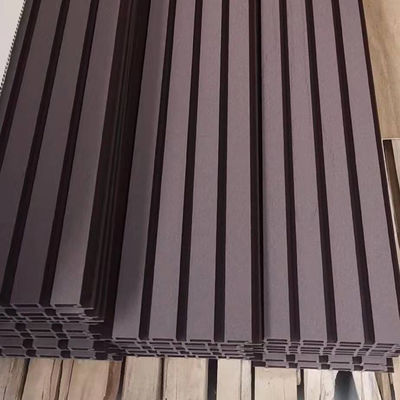 Diseño moderno Panel de pared de WPC a prueba de fuego revestimiento para la casa de madera a prueba de agua y duradero
