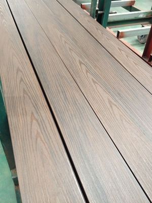 100% de piso recargable de Wpc compuesto para terraza de jardín y piscina