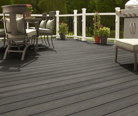 Tratamiento de doble superficie WPC Decking 18 mm por encima del grosor para el parque Balcón Jardín